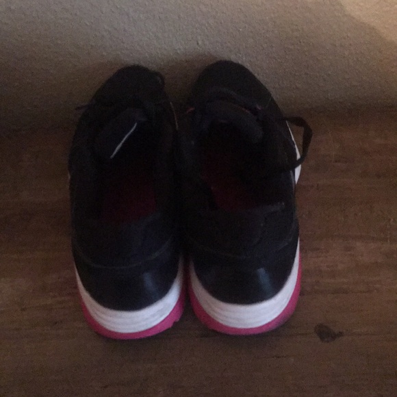 Shoes - Picture 3 of 4